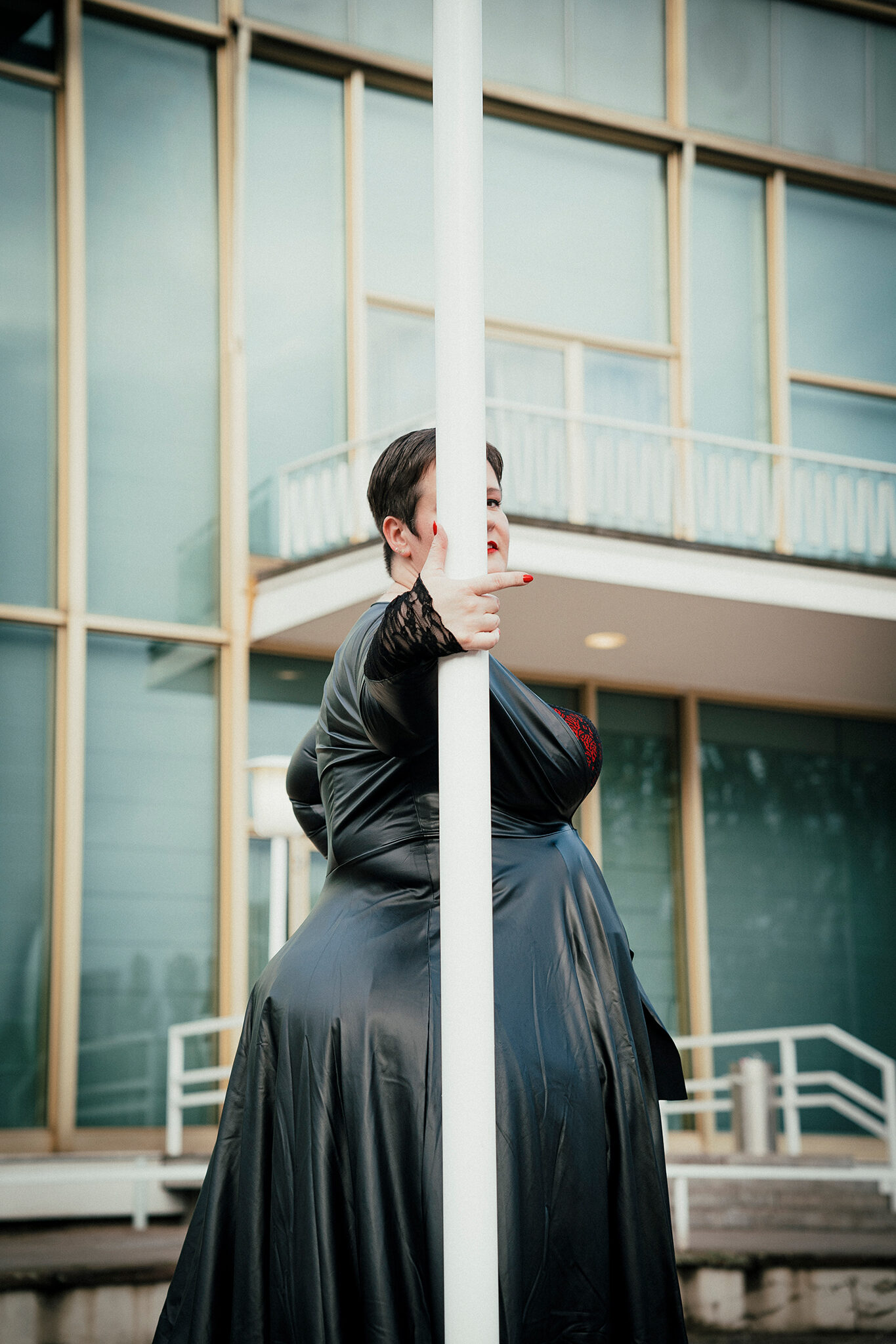 Fotoshooting von Jana (Baroness Babalon) auf dem Außengelände der Venus.